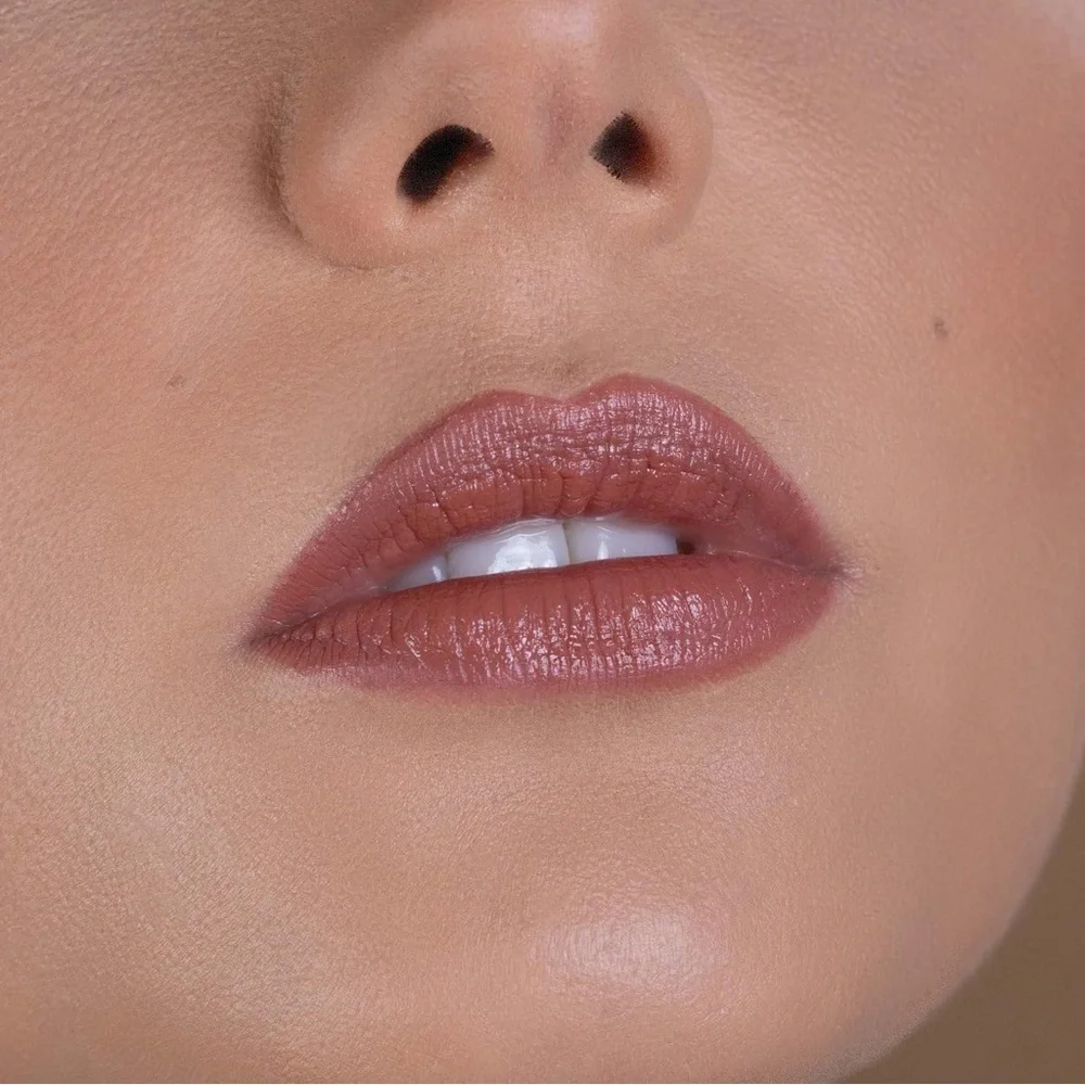 Lip Liner | Smudge-Proof, Easy Glide, Hydrating, Long-Lasting Demi-Matte
